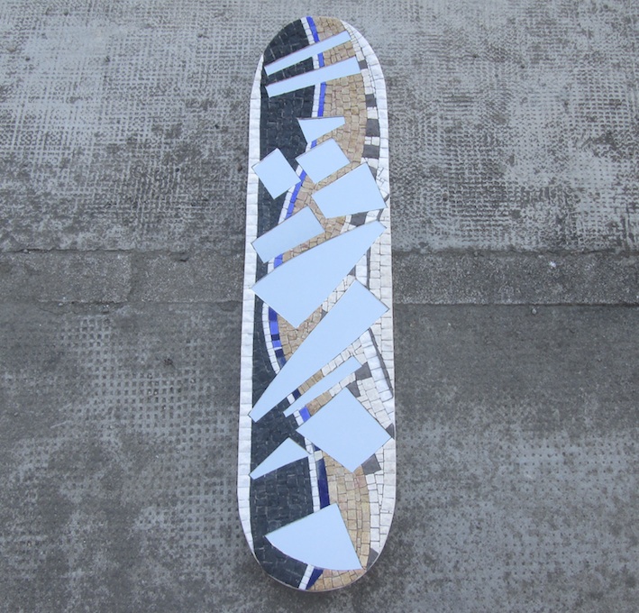 Specchio su skateboard